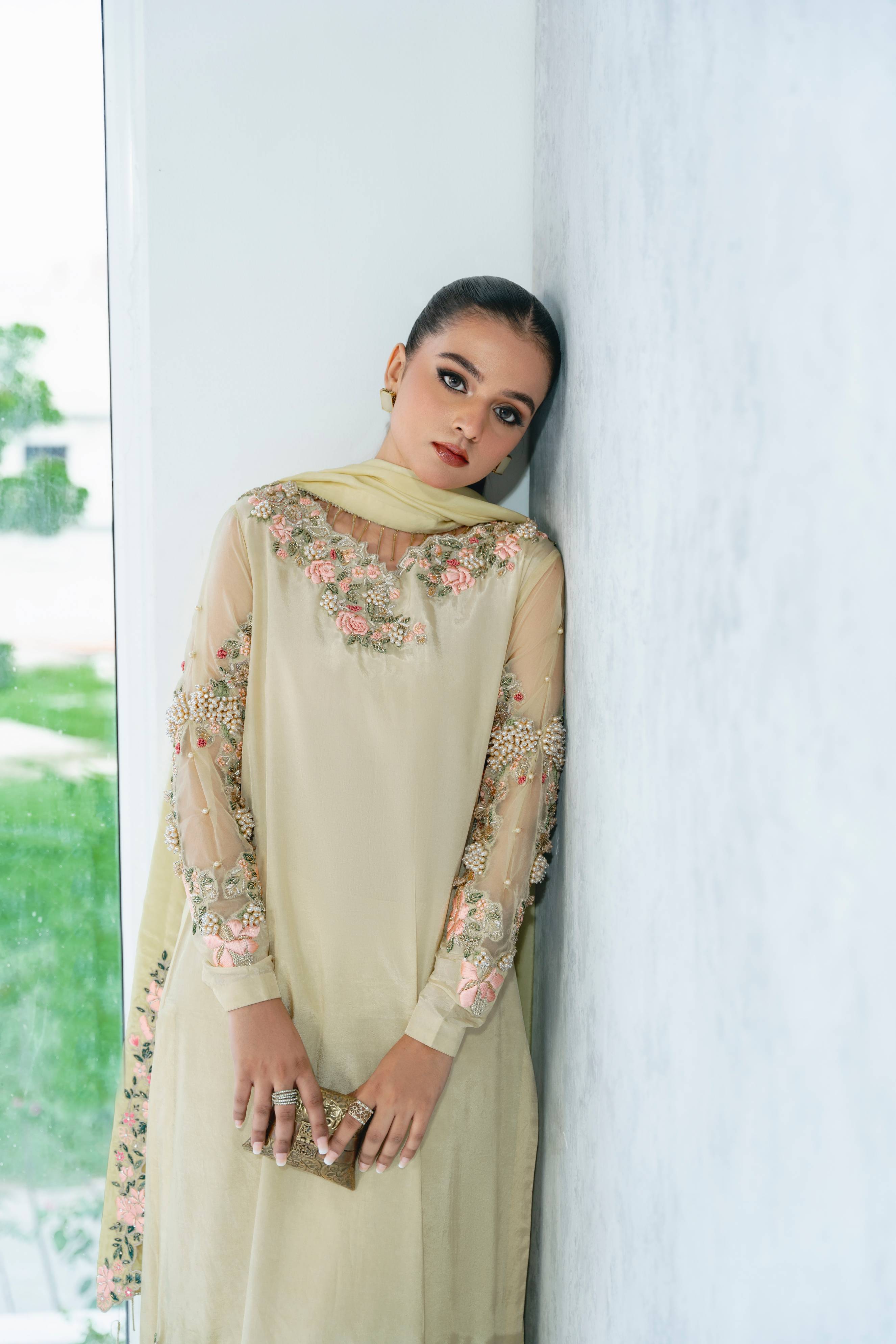 Aida Stitched (3pc) | MUSAIF