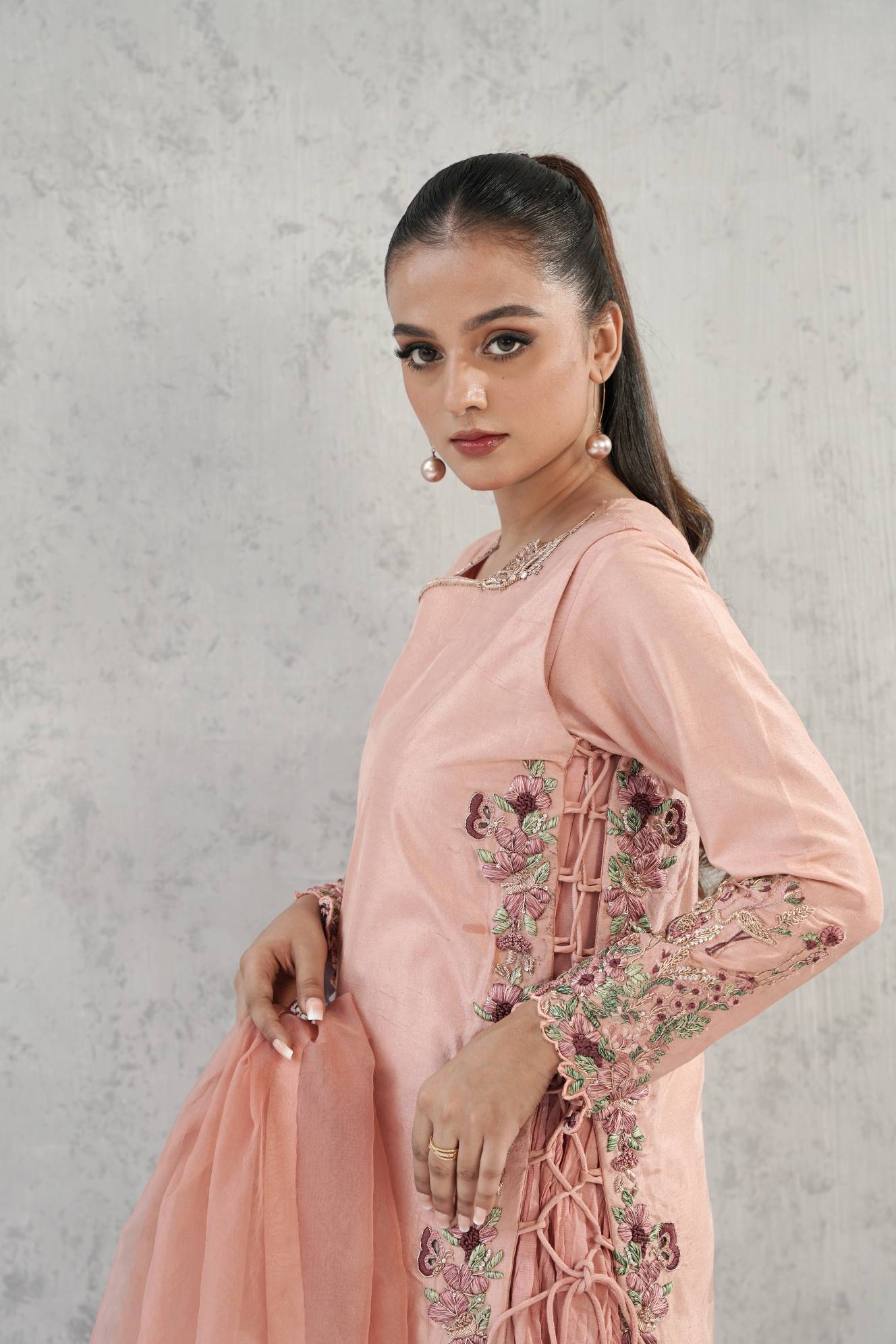 Na’abi Stitched (3pc) | MUSAIF